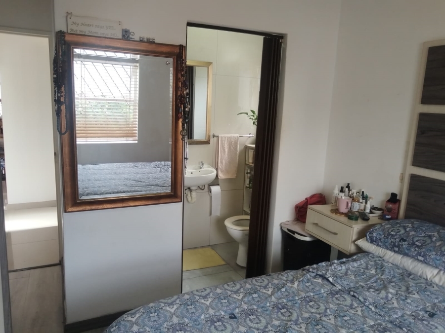 To Let 2 Bedroom Property for Rent in Muizenberg Western Cape